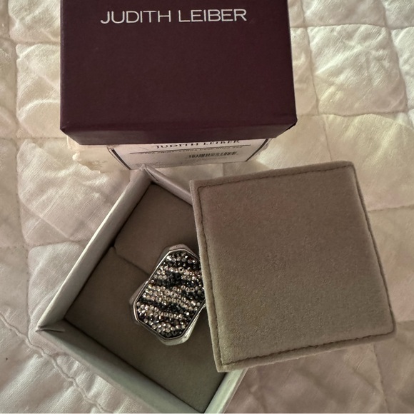 Judith Leiber Papa Print Zebra Pave Ring, 6, NWT Full Inclusion, Box & Packaging - Picture 3 of 10